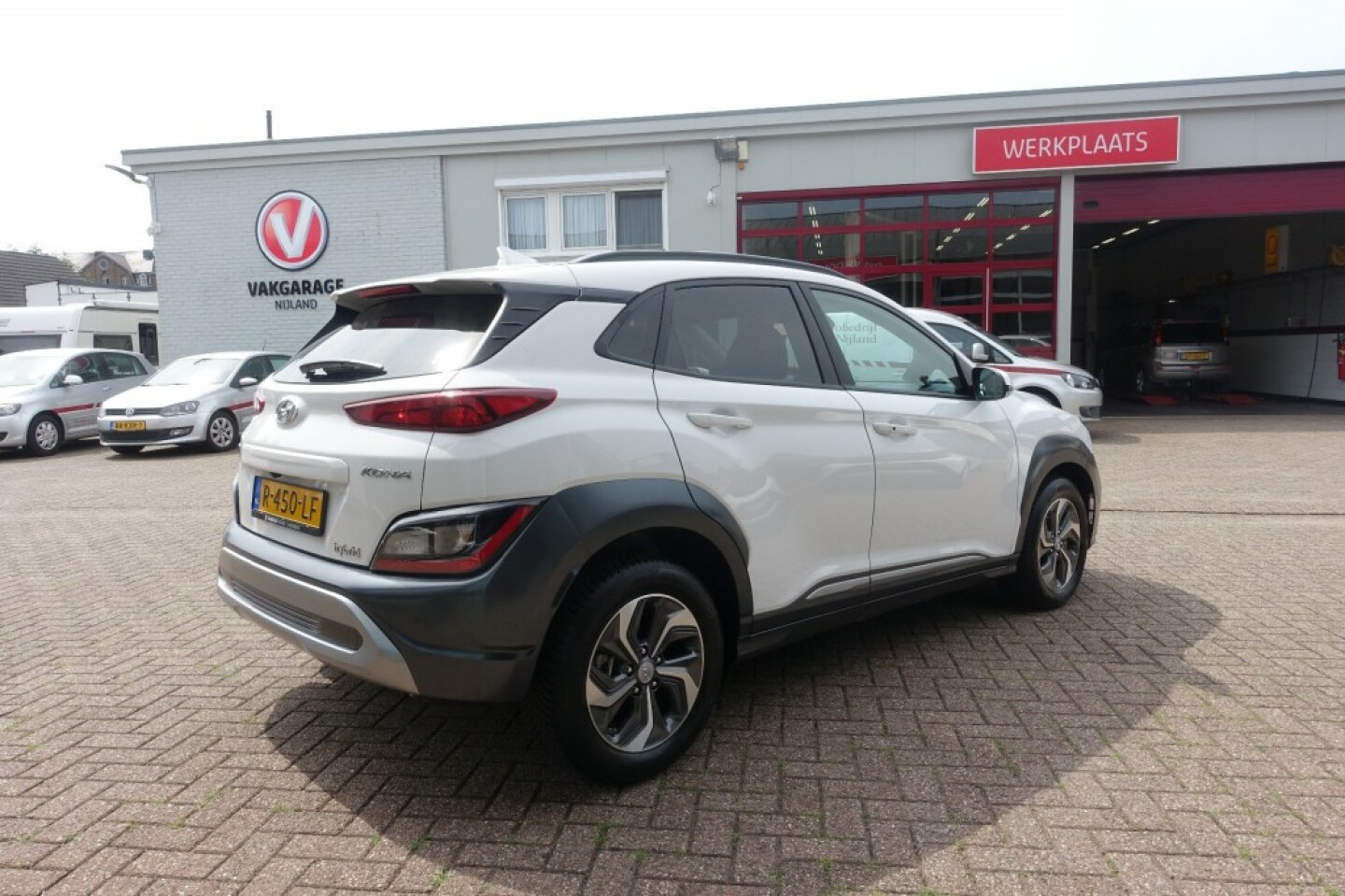 Hyundai-Kona-11