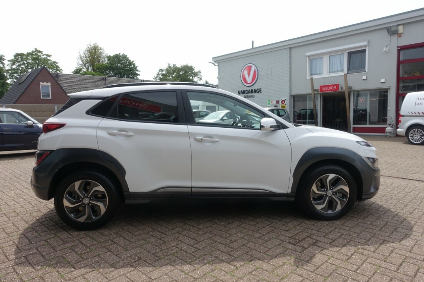 Hyundai-Kona-12