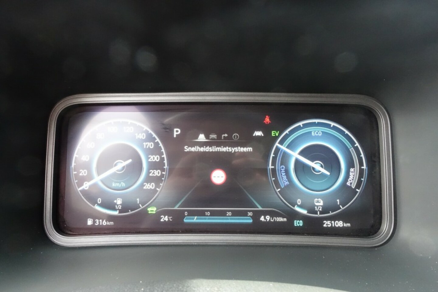 Hyundai-Kona-23